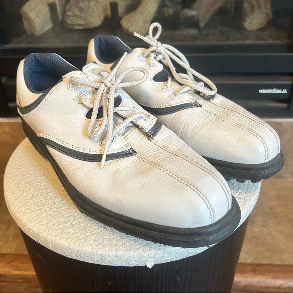 Footjoy Ladies Leather White & Navy Golf Shoes. Size 8